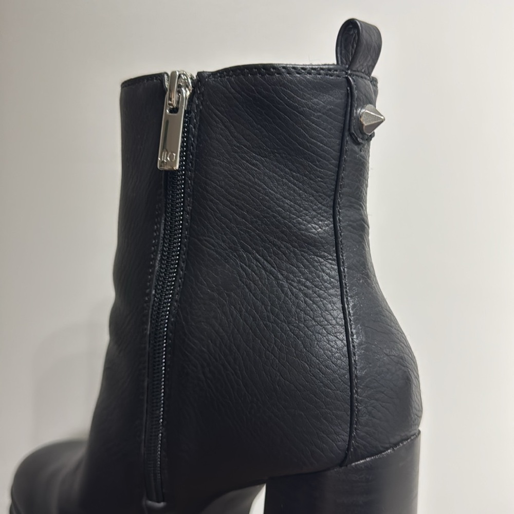 JLO Black Heeled Boots with Chunky High Heel and Platform Sole - Picture 3 of 9